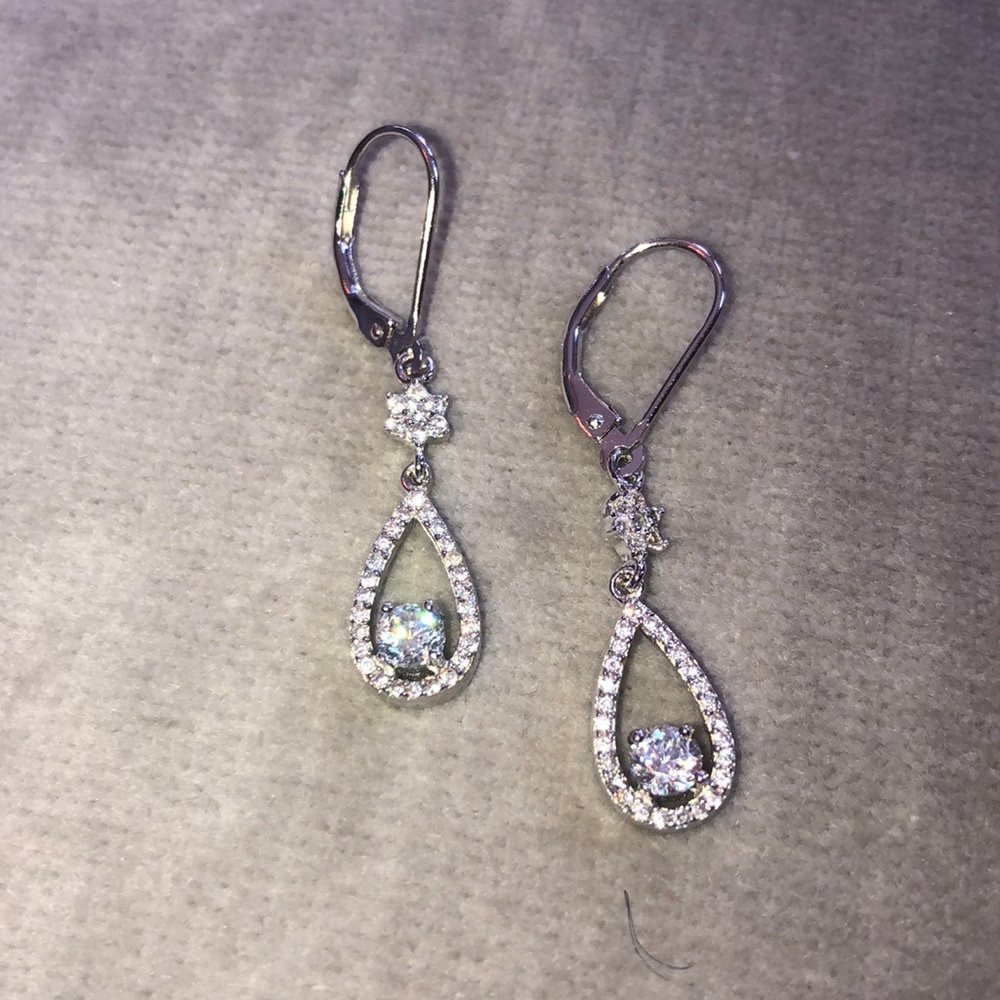 Crystal drop rhodium plated earrings